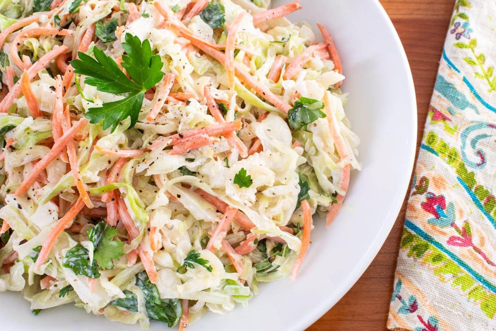 Kremalı Coleslaw